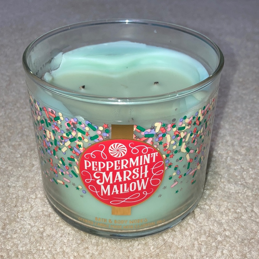 Peppermint marshmallow candle